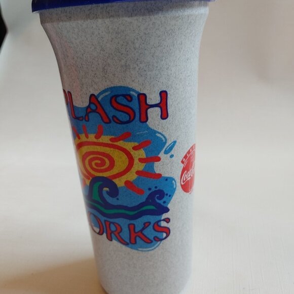 RETRO Canada's Wonderland SPLASH WORKS Drink Cup with Straw - Picture 4 of 7